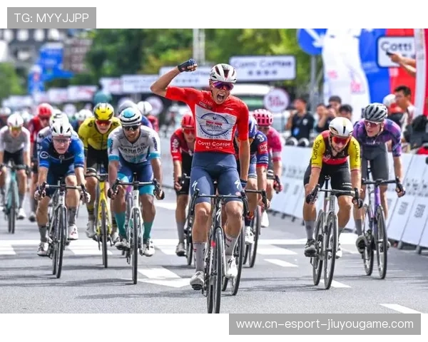 自行车公路赛选手策略调整影响最终冲刺结果，公路赛自行车比赛视频